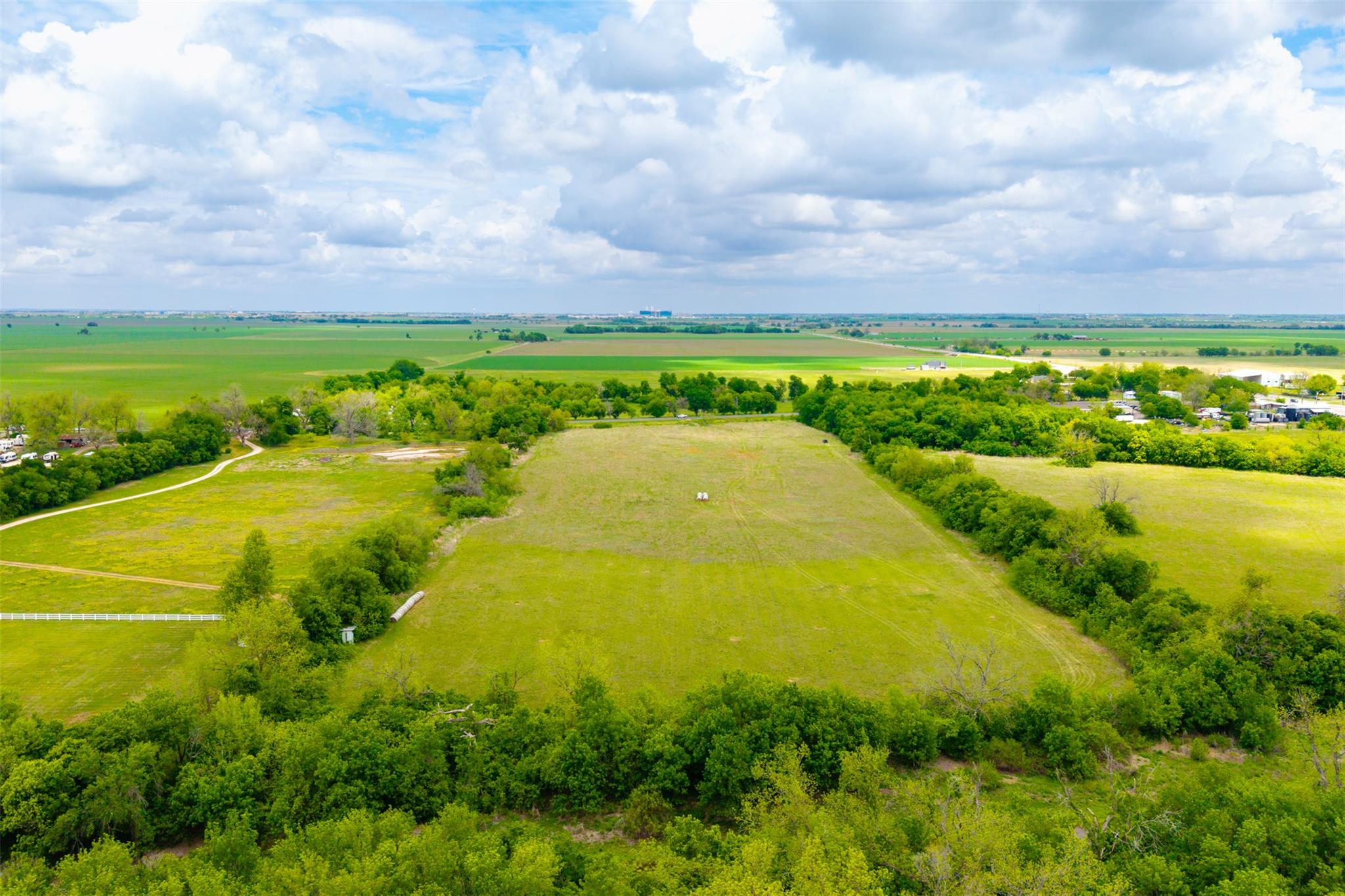 3 Minutes from Samsung: 18.45 Acres of Unrestricted Land in Taylor TX