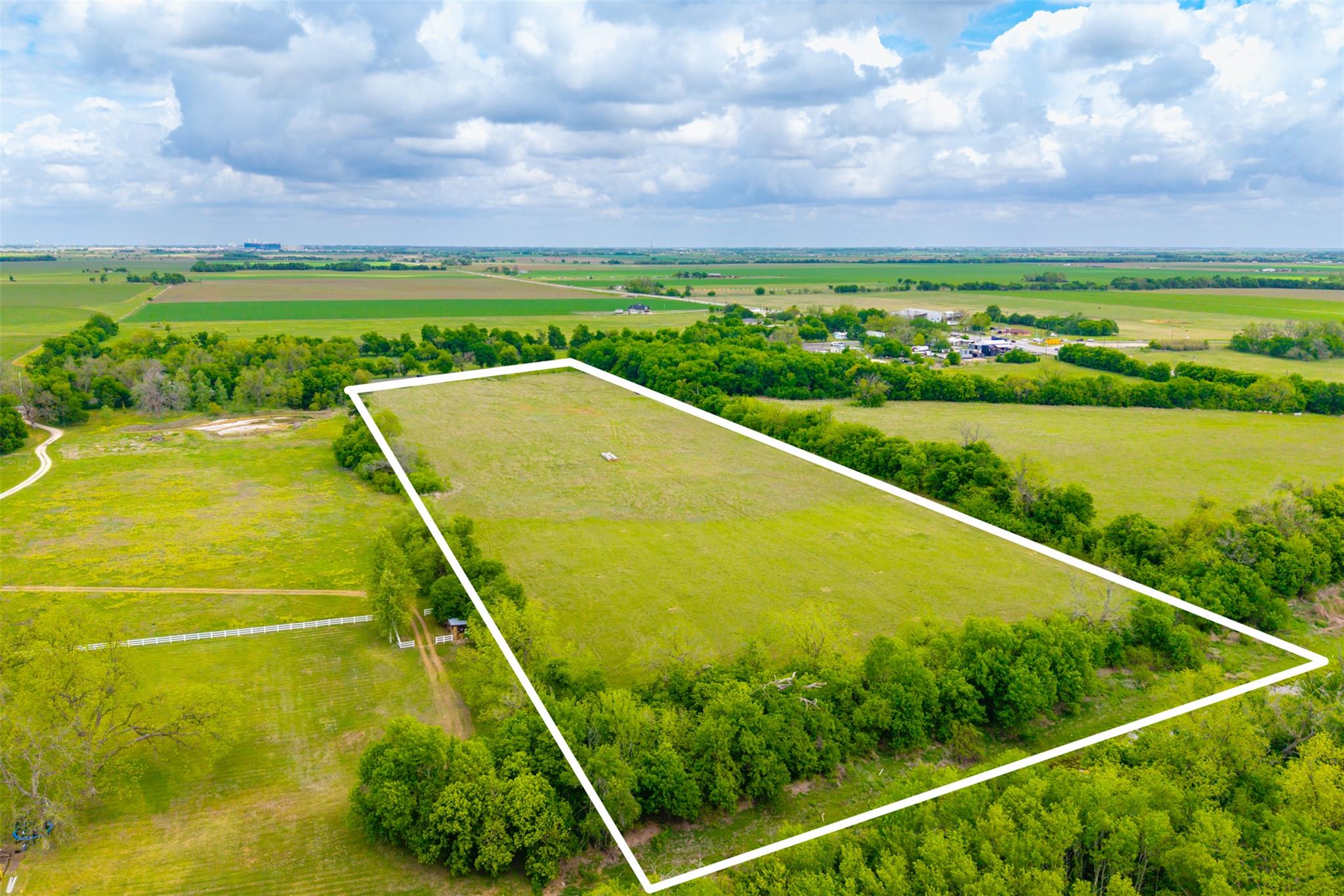 3 Minutes from Samsung: 18.45 Acres of Unrestricted Land in Taylor TX
