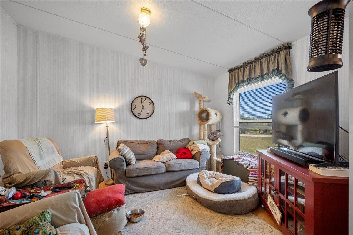 5 Unrestricted Acres in the Commecial Corridor of Manor on FM 973