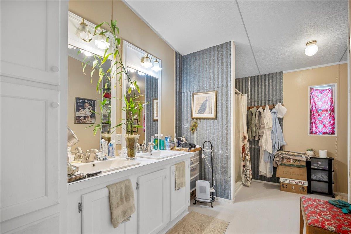 5 Unrestricted Acres in the Commecial Corridor of Manor on FM 973