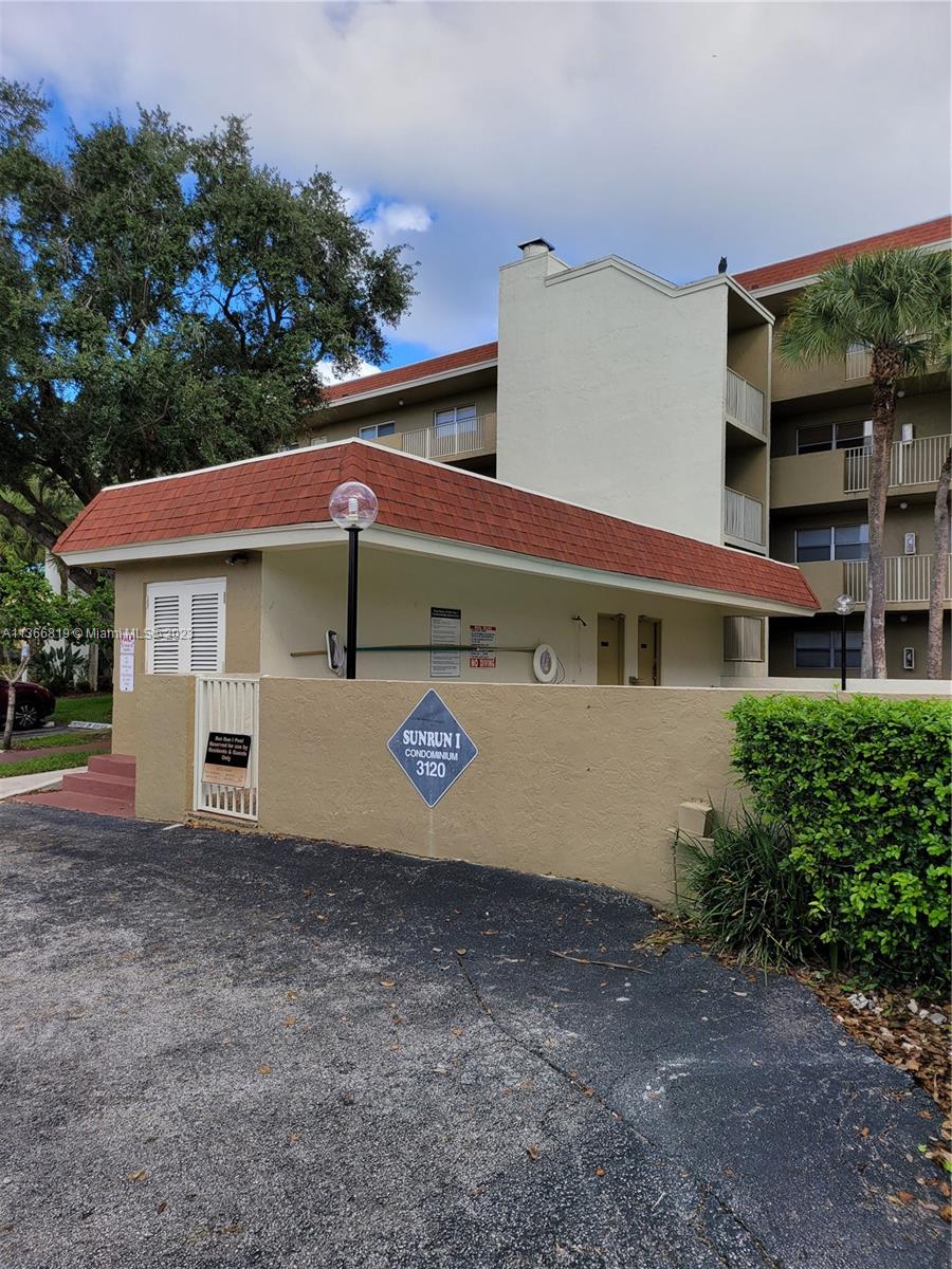3120 N Pine Island Rd # 206