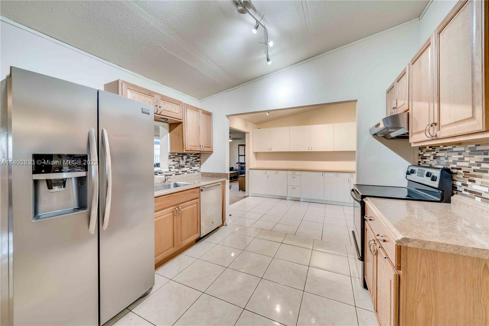 9230 NW 32nd Mnr