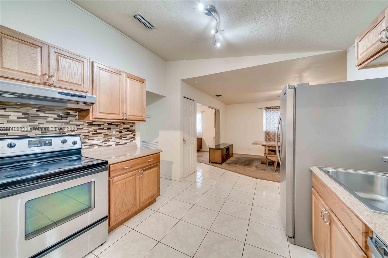 9230 NW 32nd Mnr