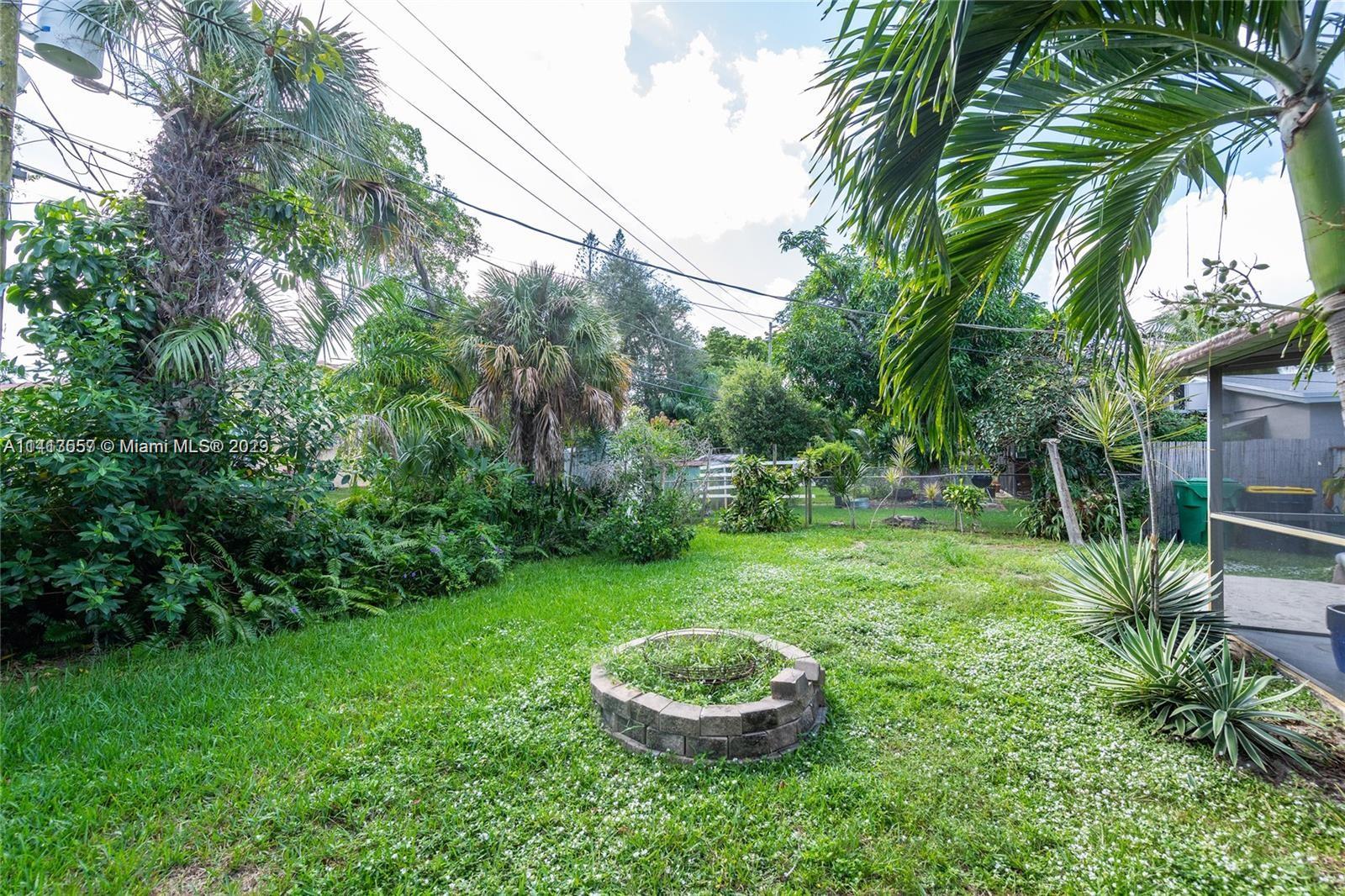 4068 SW 50th St