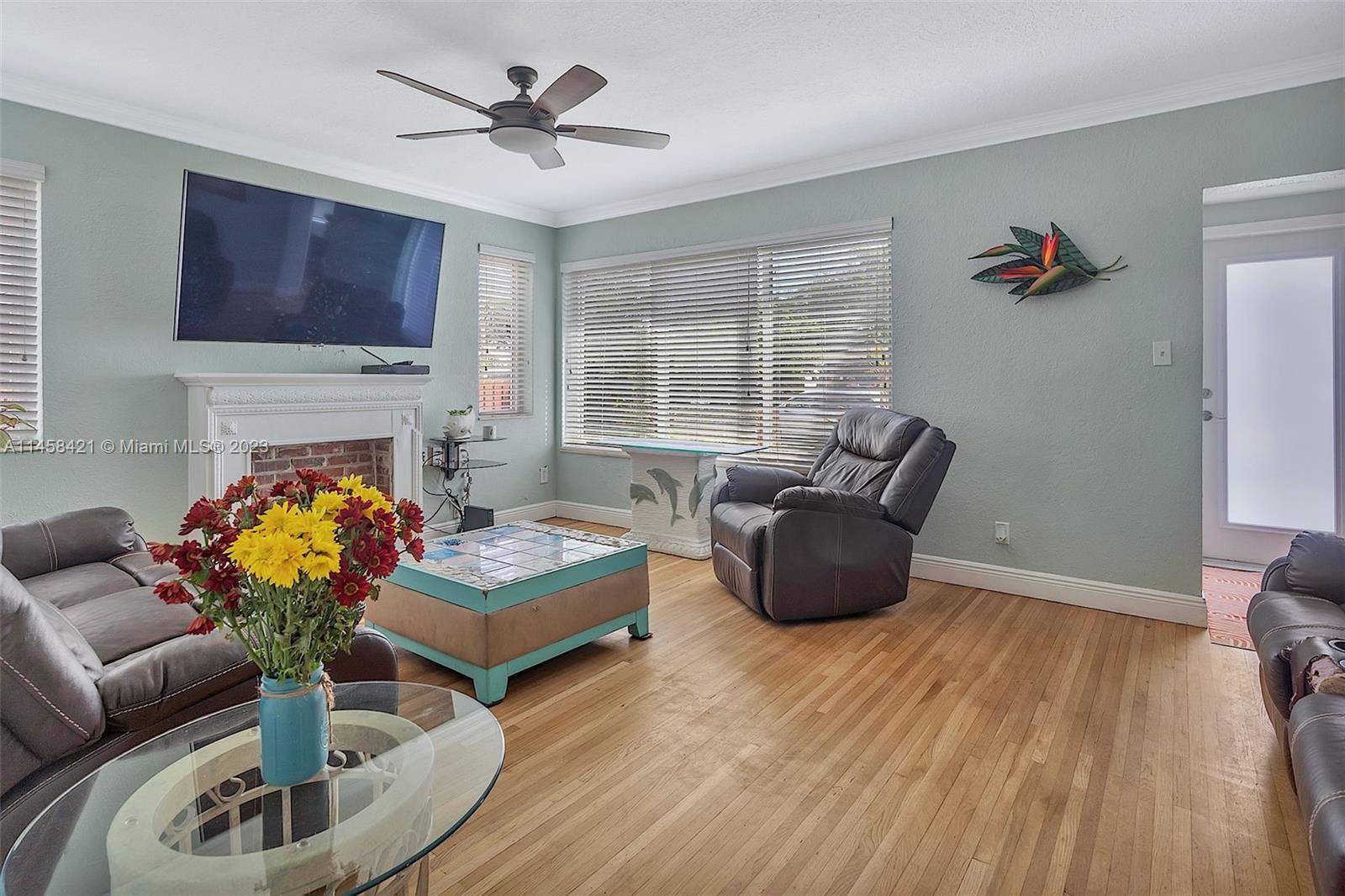 310 S 24th Ave