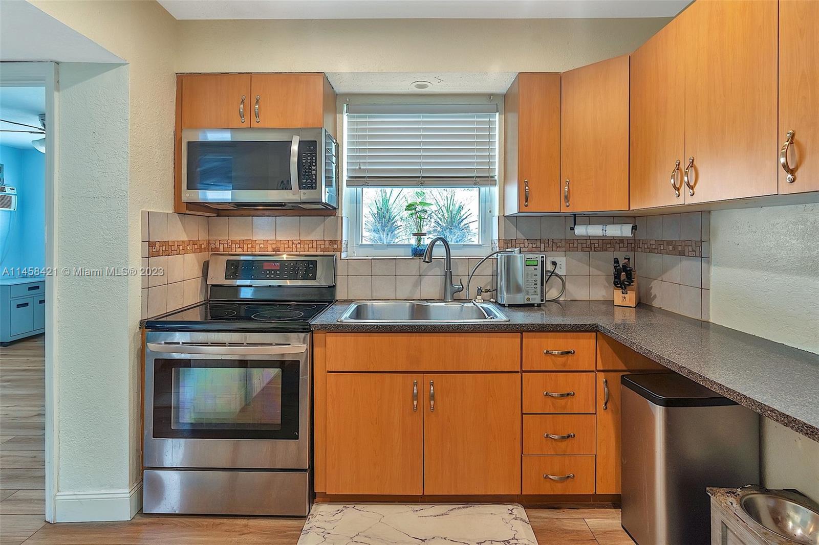 310 S 24th Ave