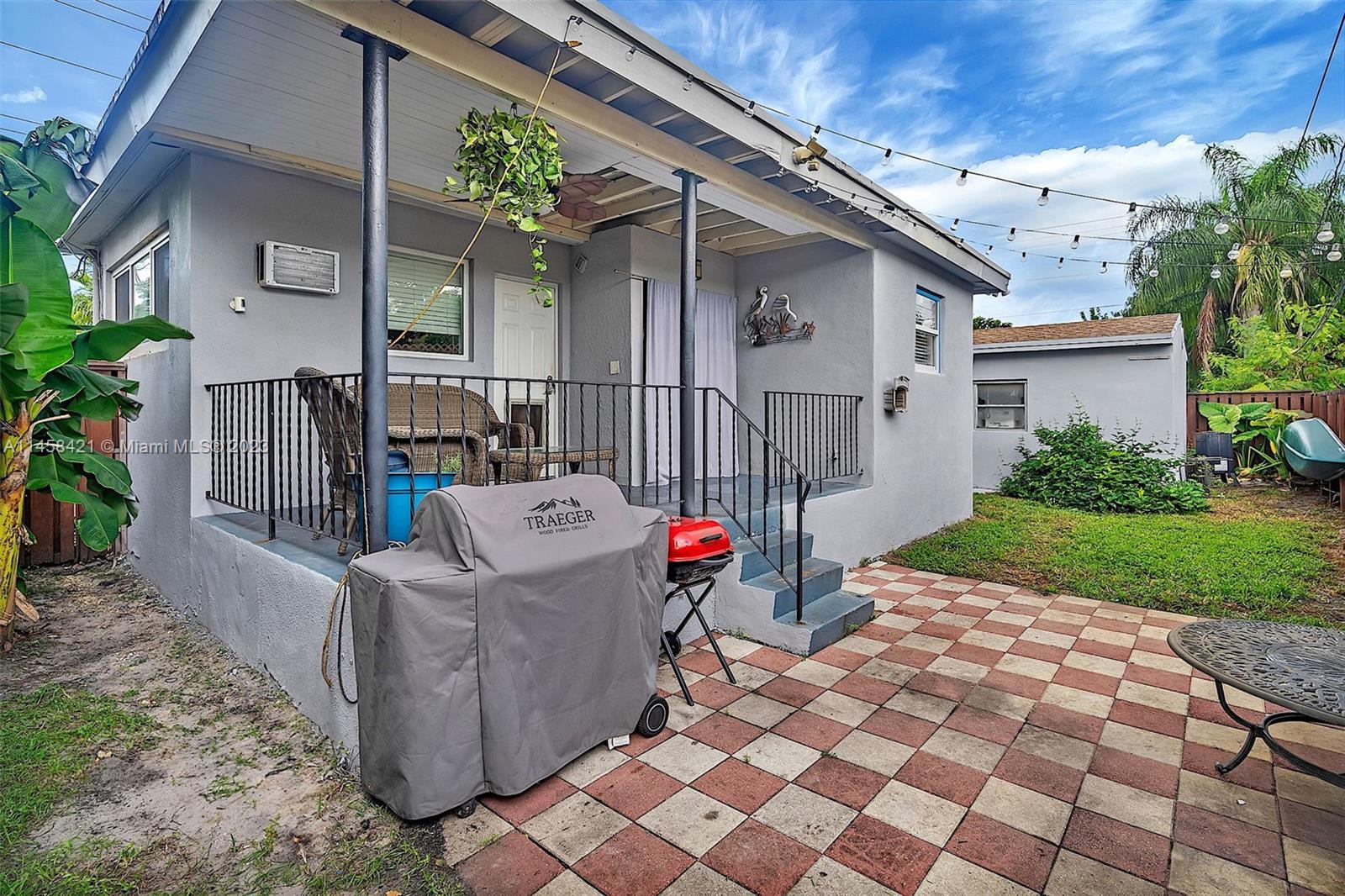 310 S 24th Ave