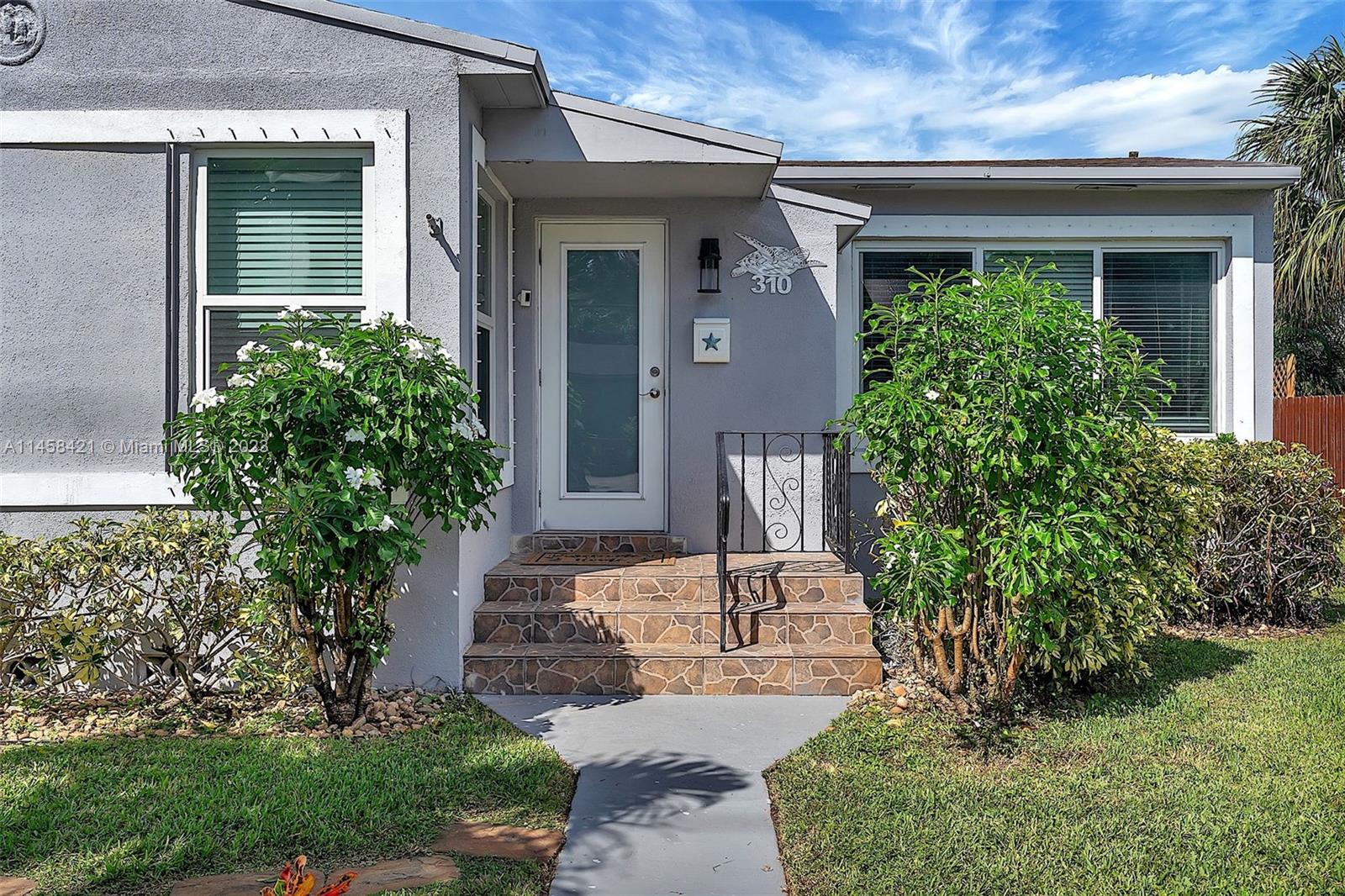 310 S 24th Ave
