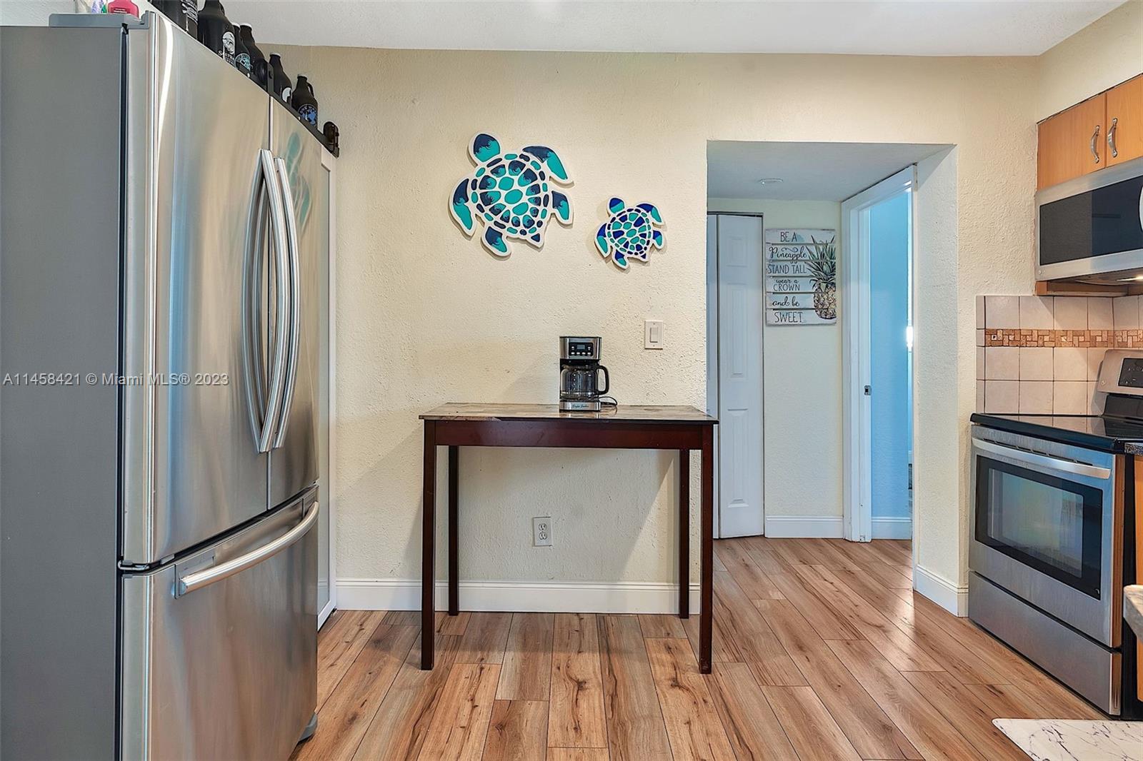 310 S 24th Ave