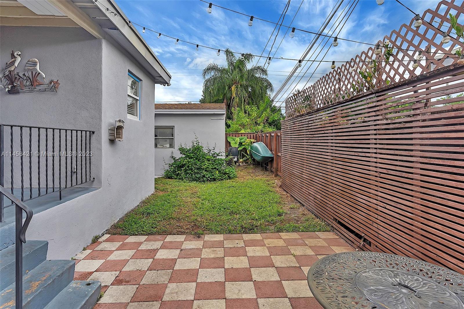 310 S 24th Ave