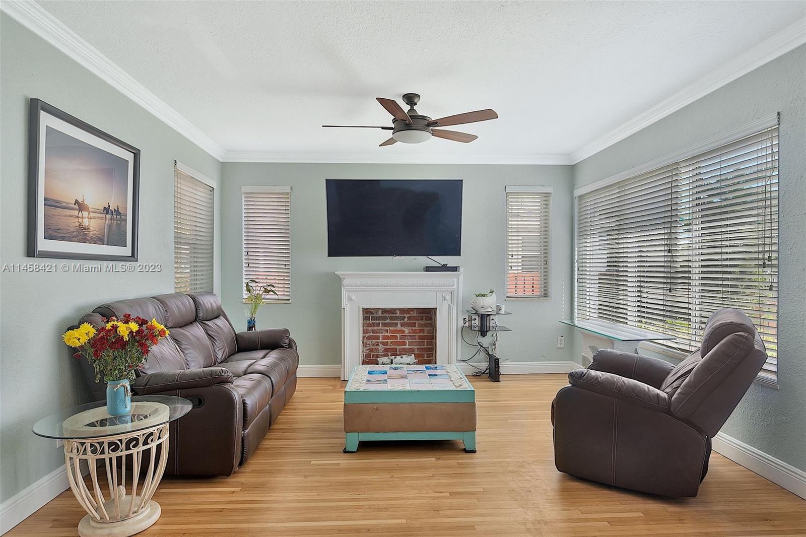 310 S 24th Ave