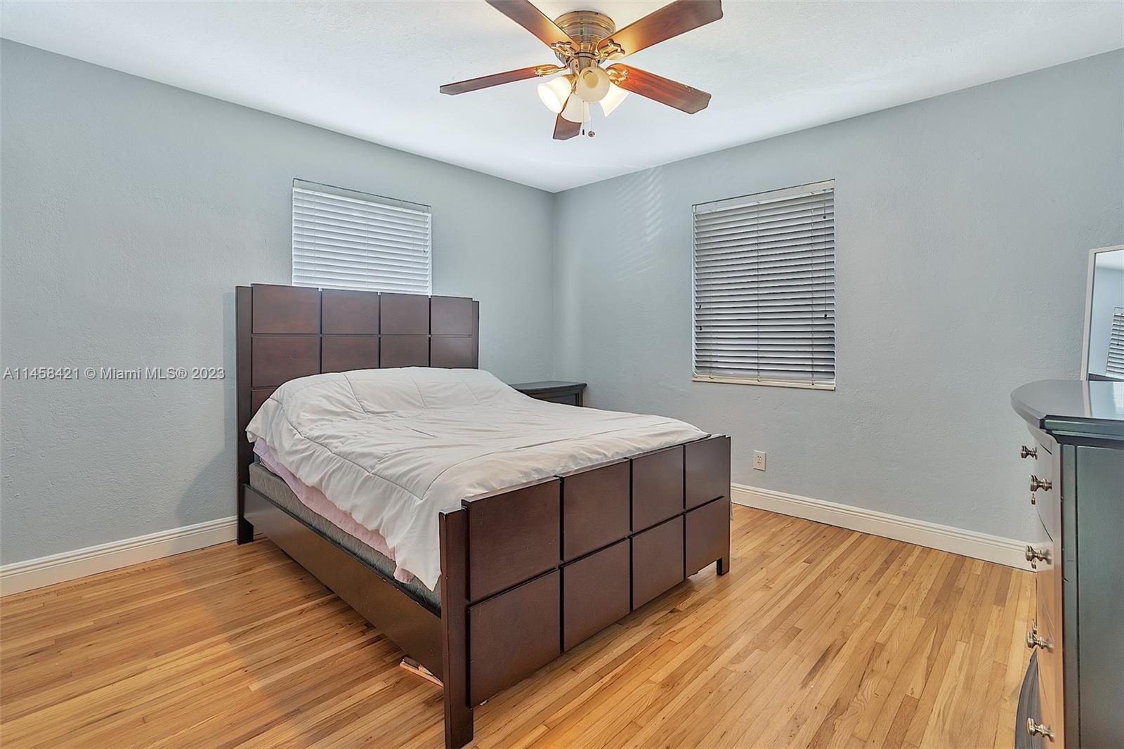 310 S 24th Ave
