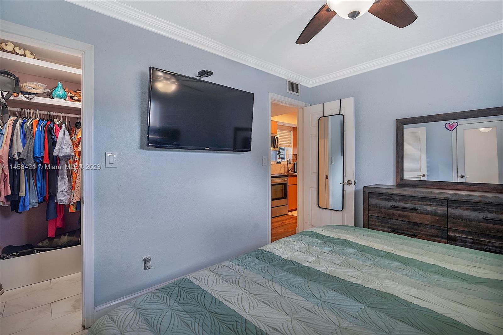 310 S 24th Ave