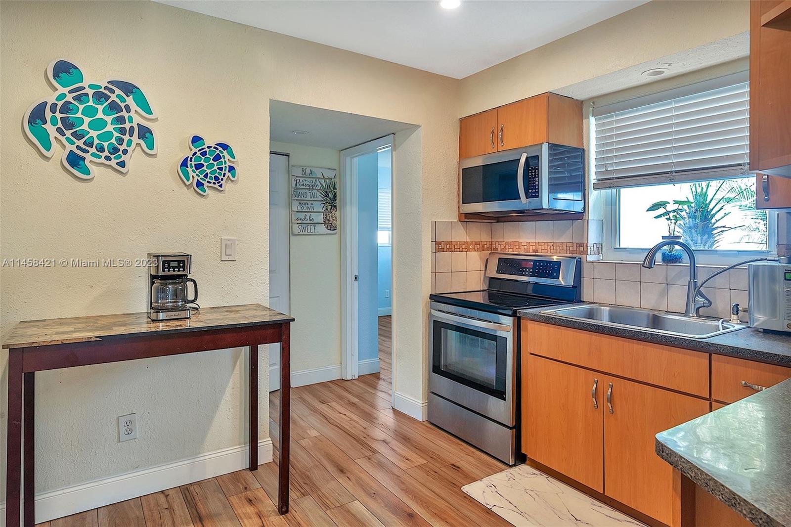 310 S 24th Ave
