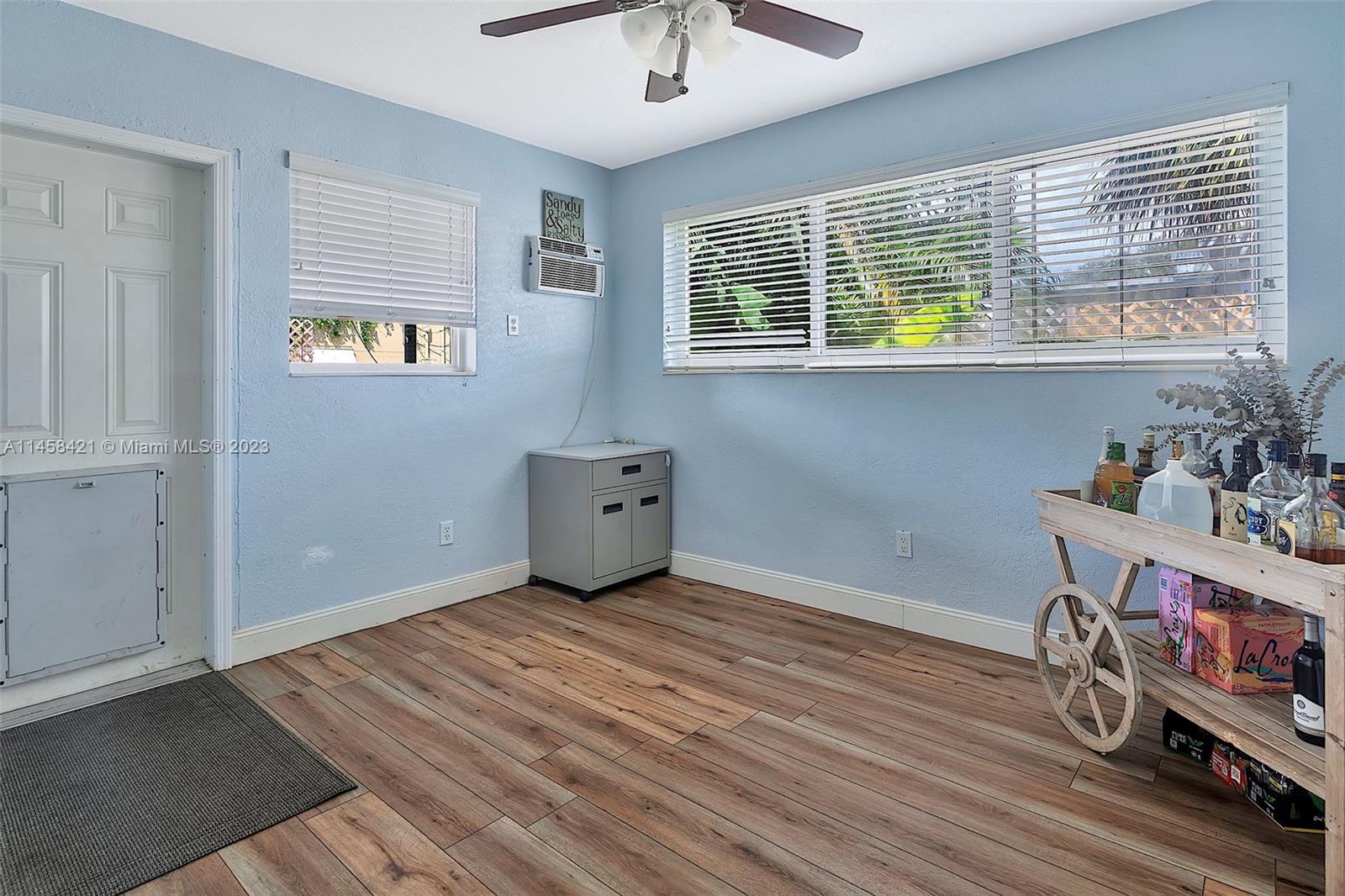 310 S 24th Ave