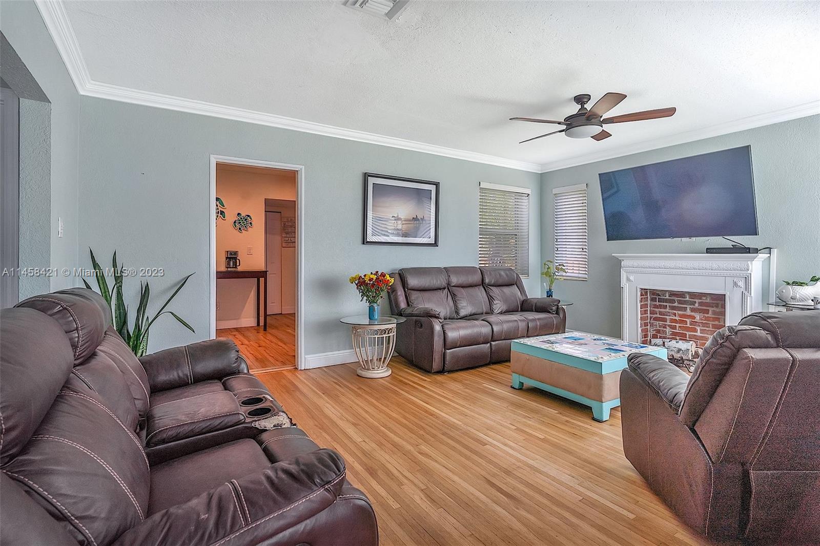 310 S 24th Ave