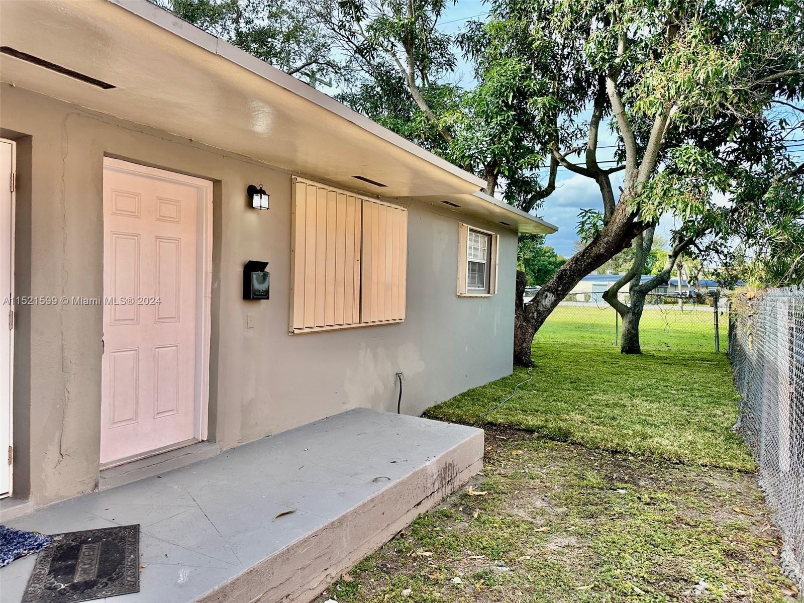1535 NW 53rd St # 1535