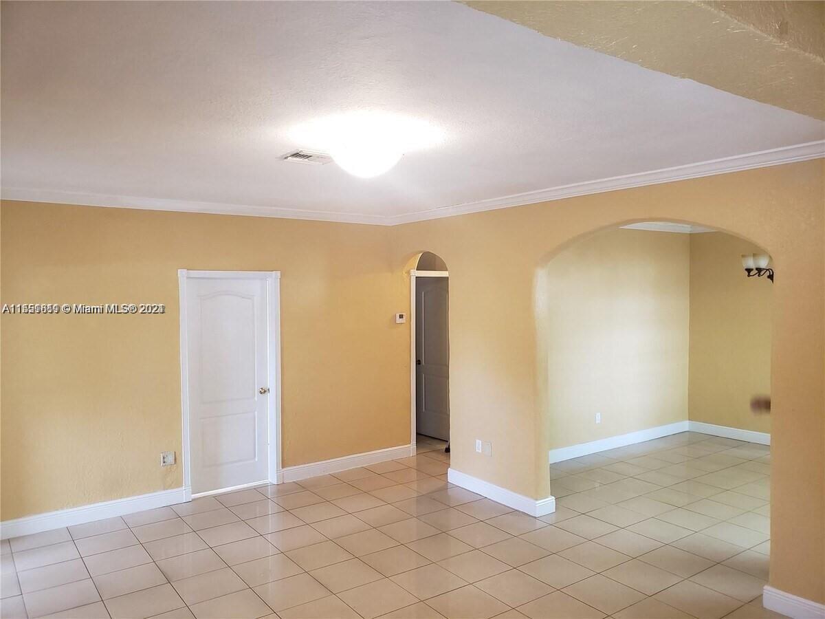 1792 SW 11th Ter