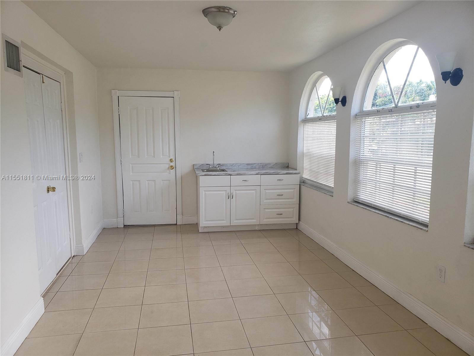 1792 SW 11th Ter