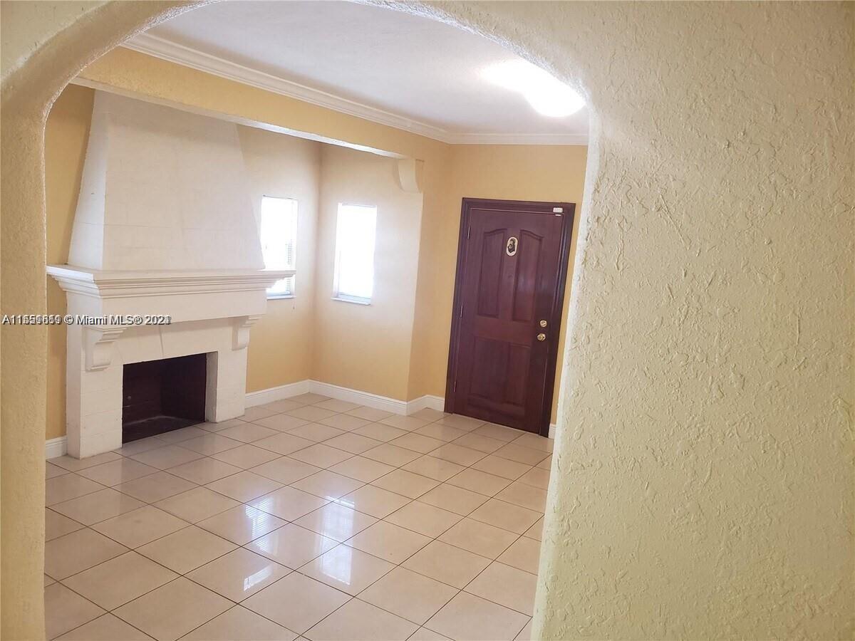 1792 SW 11th Ter