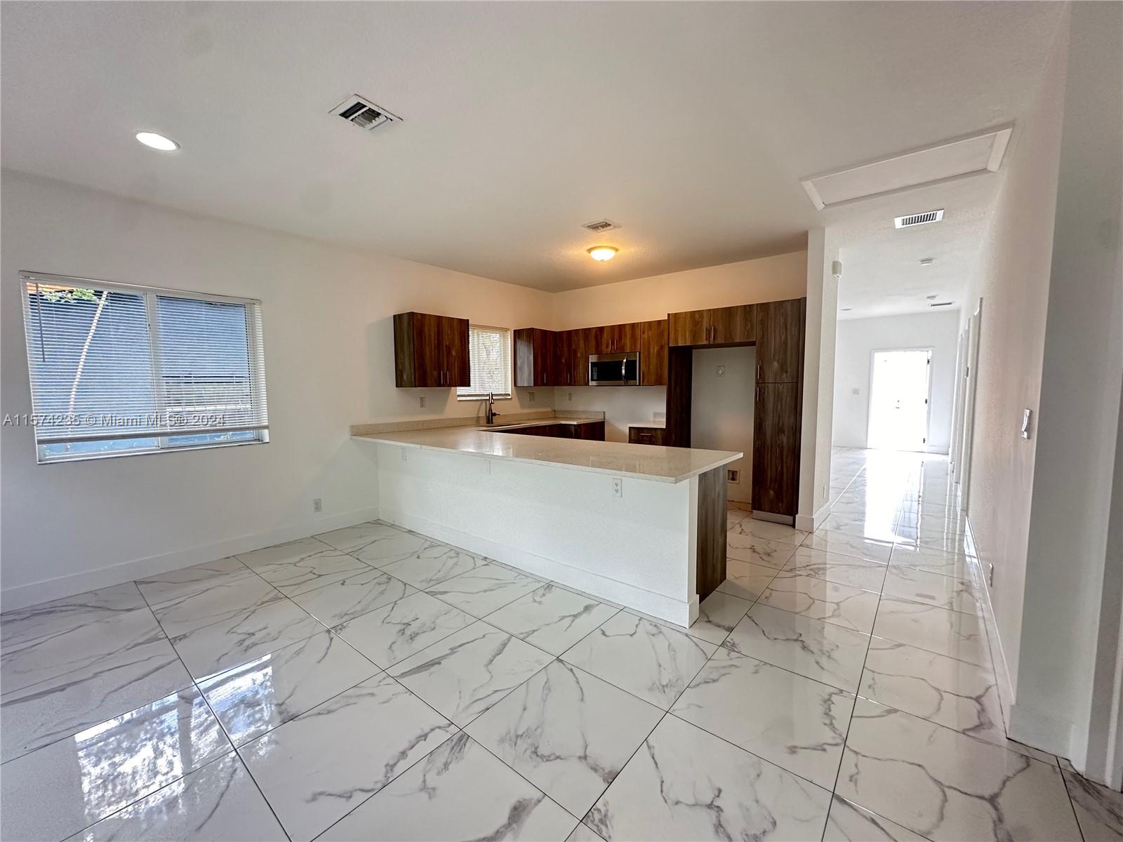 2305 NW 6th Pl