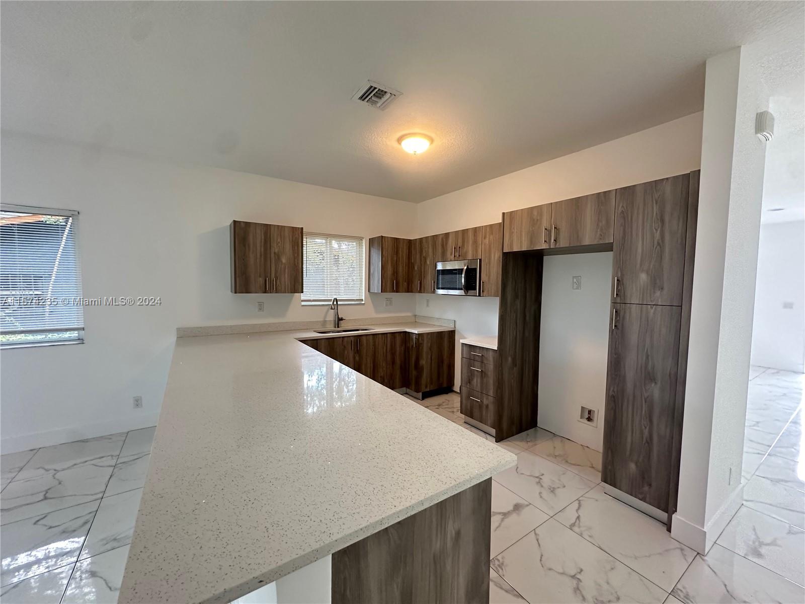 2305 NW 6th Pl