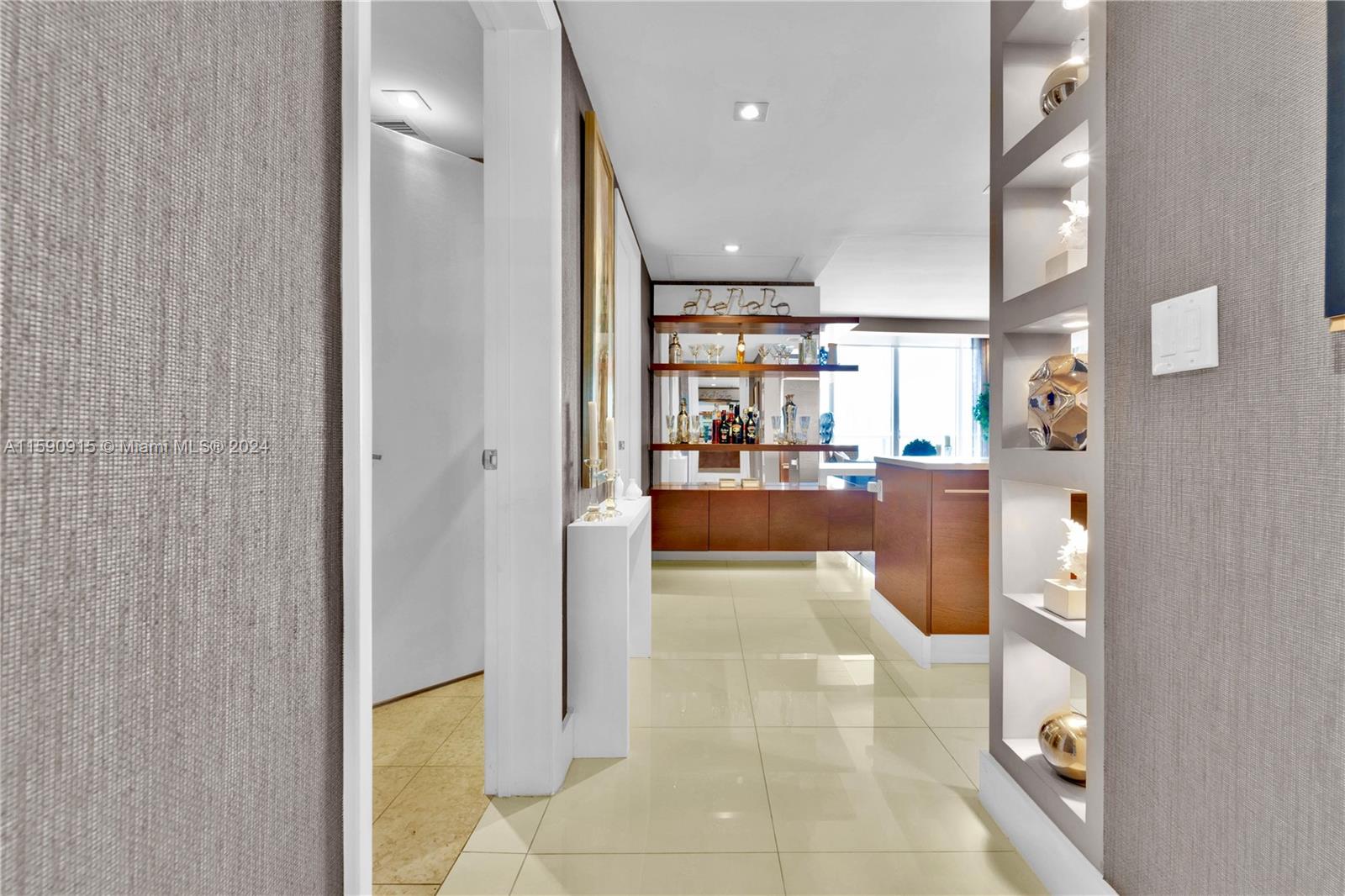 475 Brickell Ave # 5013