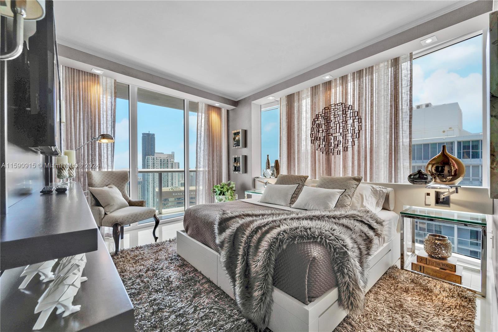 475 Brickell Ave # 5013