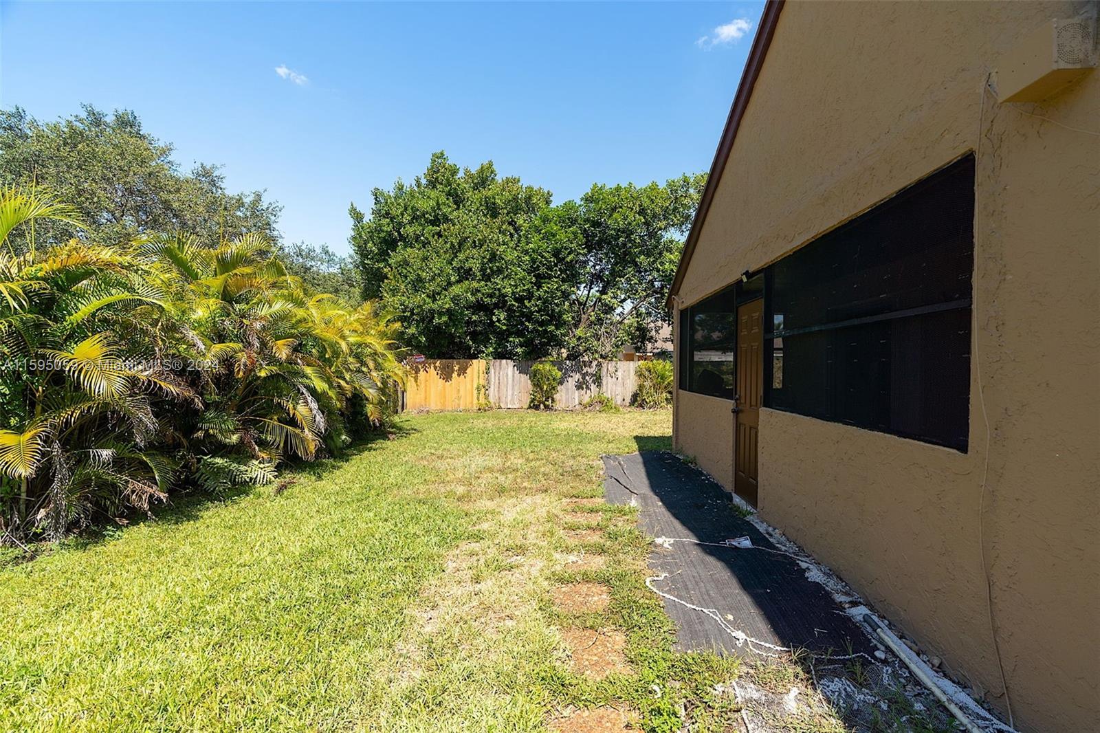 1760 SW 86th Ter
