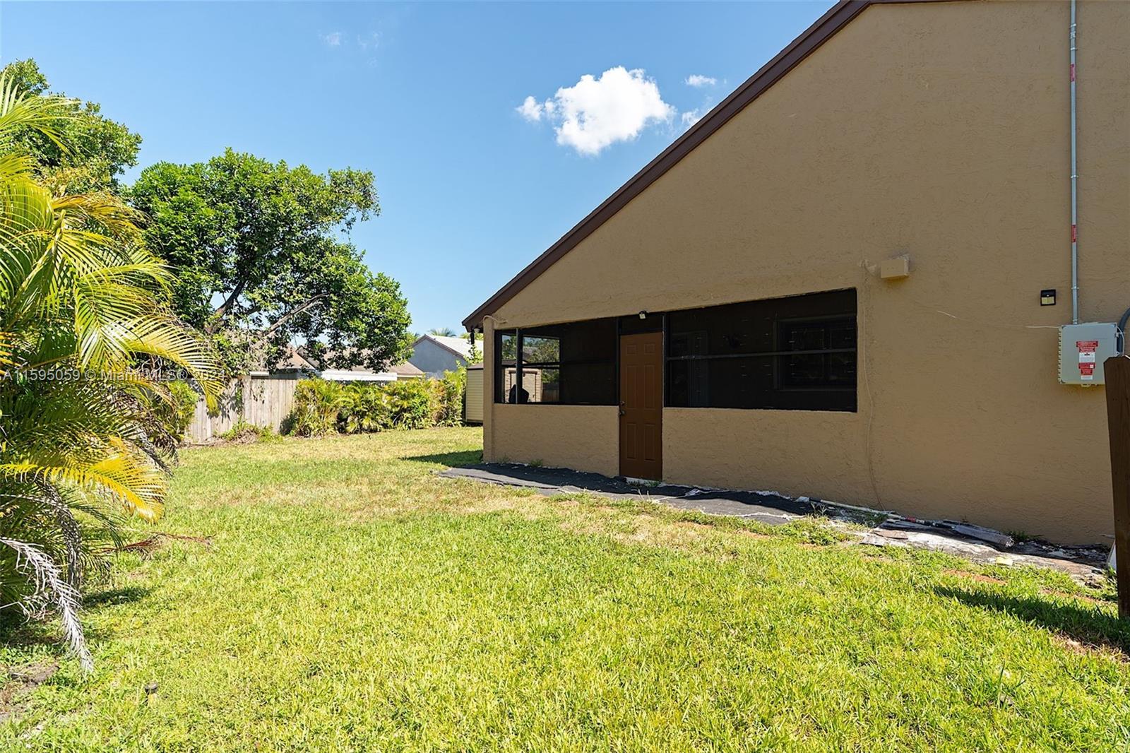1760 SW 86th Ter