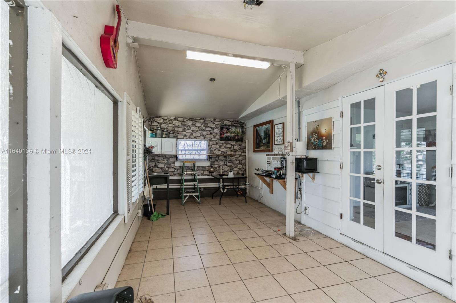 21610 NW 7th St