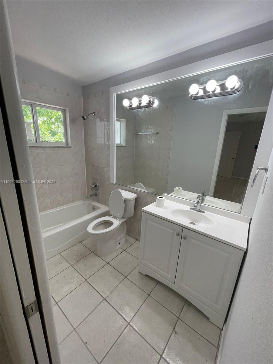 1173 NW 43rd Ter # 0