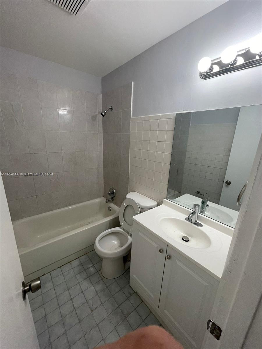 1173 NW 43rd Ter # 0