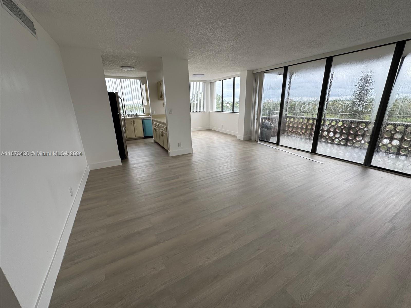 4222 Inverrary Blvd # 4610