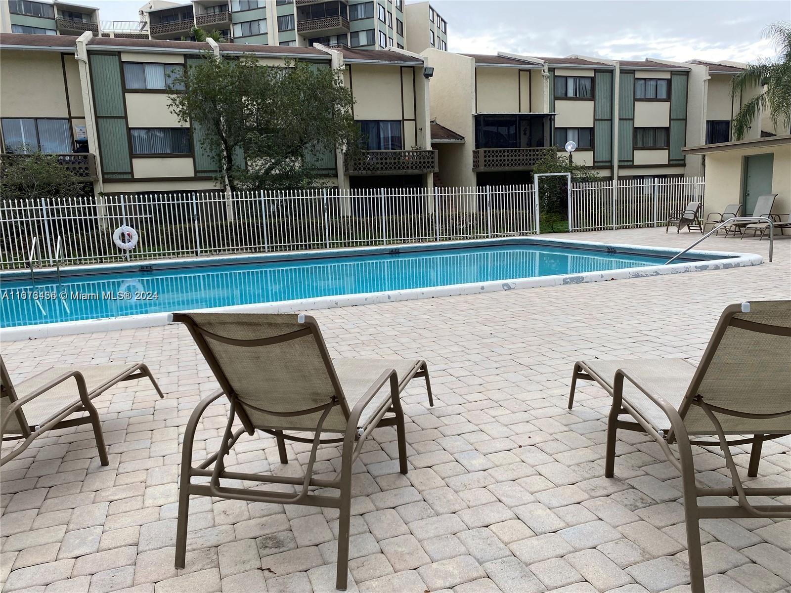 4222 Inverrary Blvd # 4610