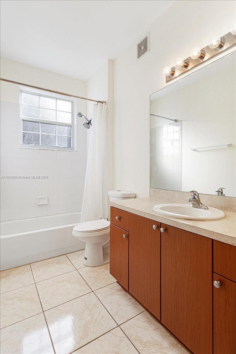 7620 S Aragon Blvd # 1