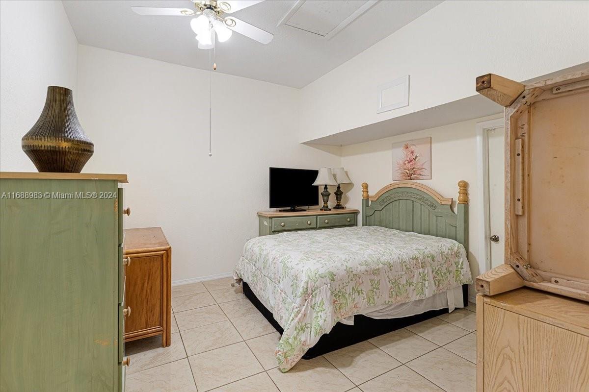 7620 S Aragon Blvd # 1