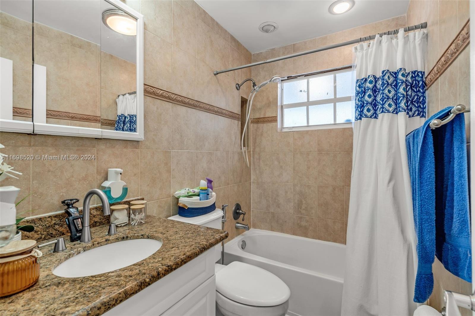 2637 Utopia Dr