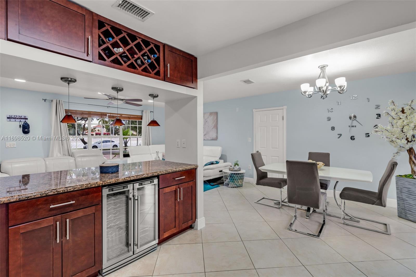 2637 Utopia Dr