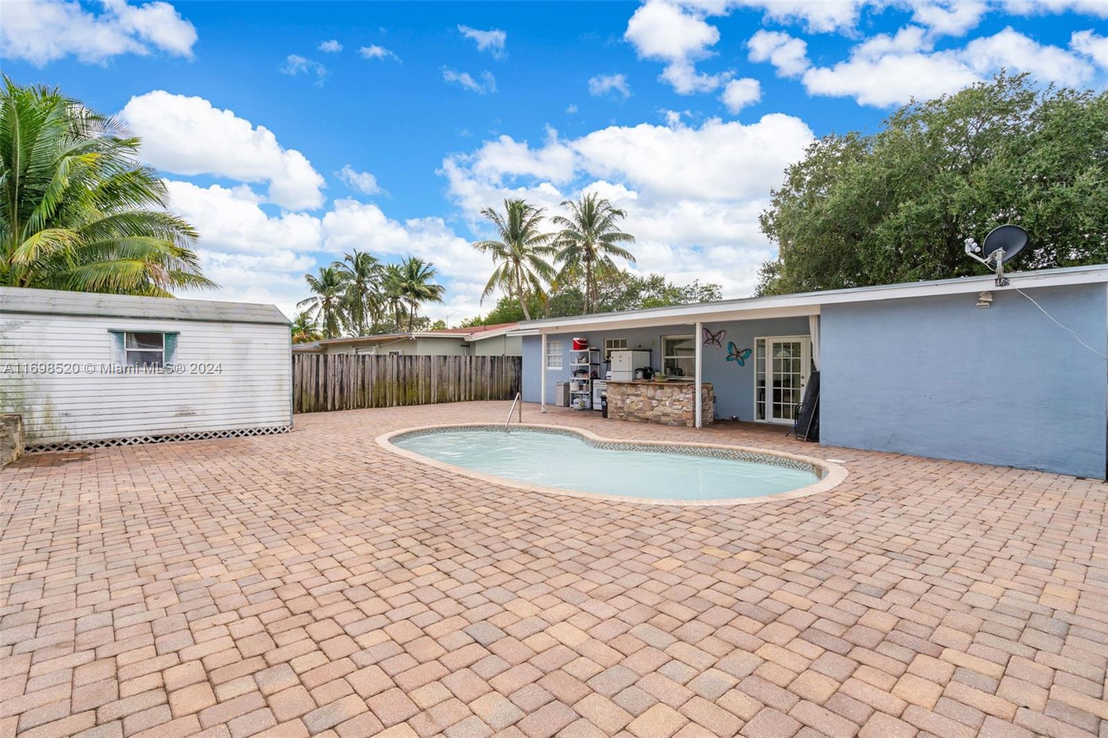 2637 Utopia Dr