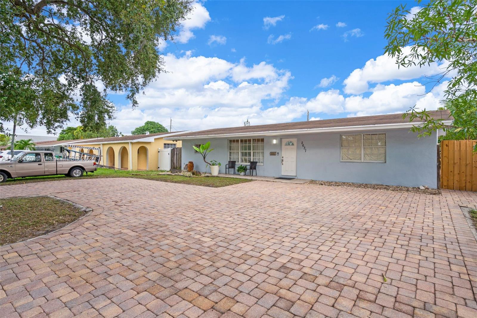 2637 Utopia Dr