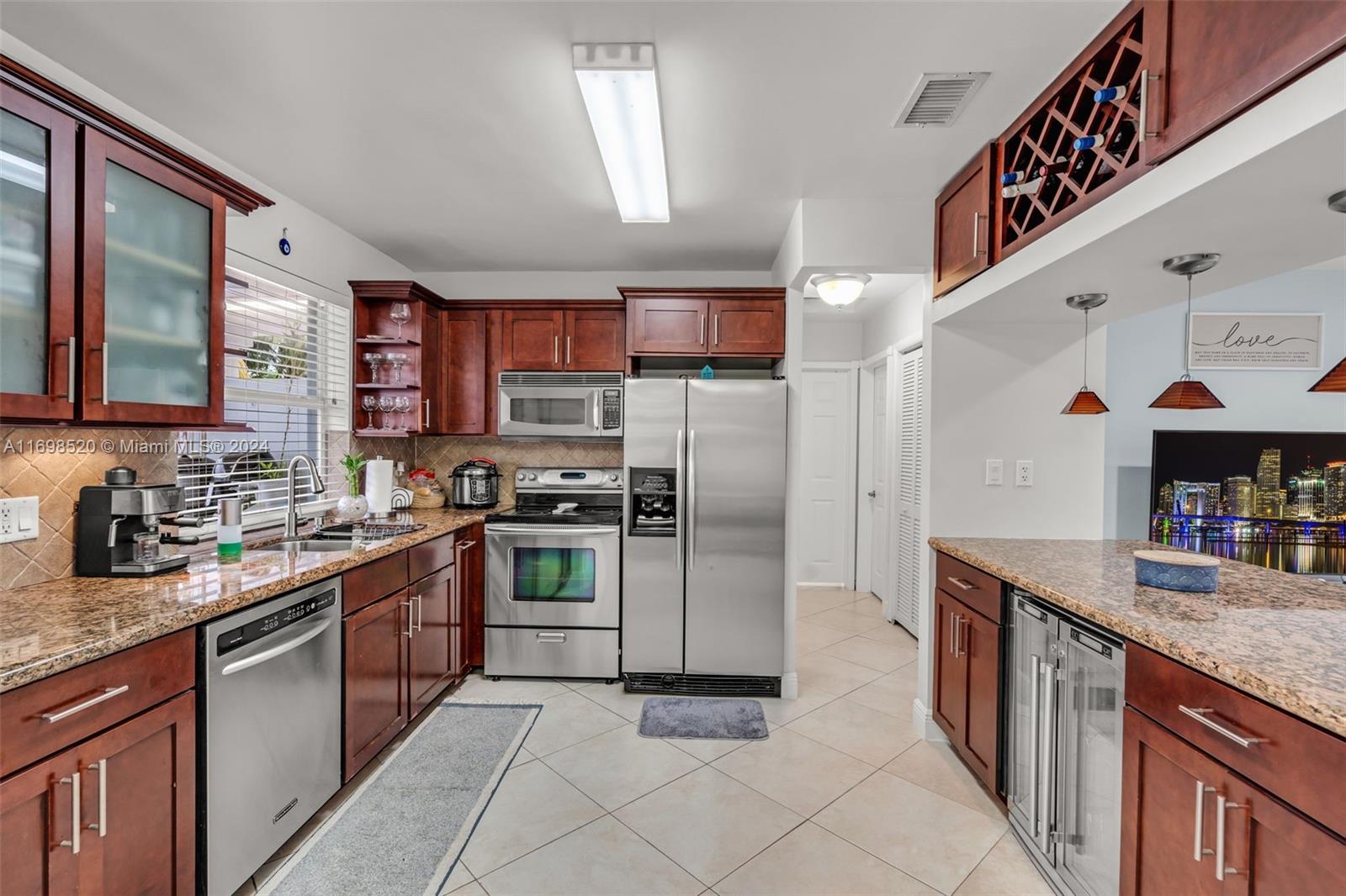 2637 Utopia Dr