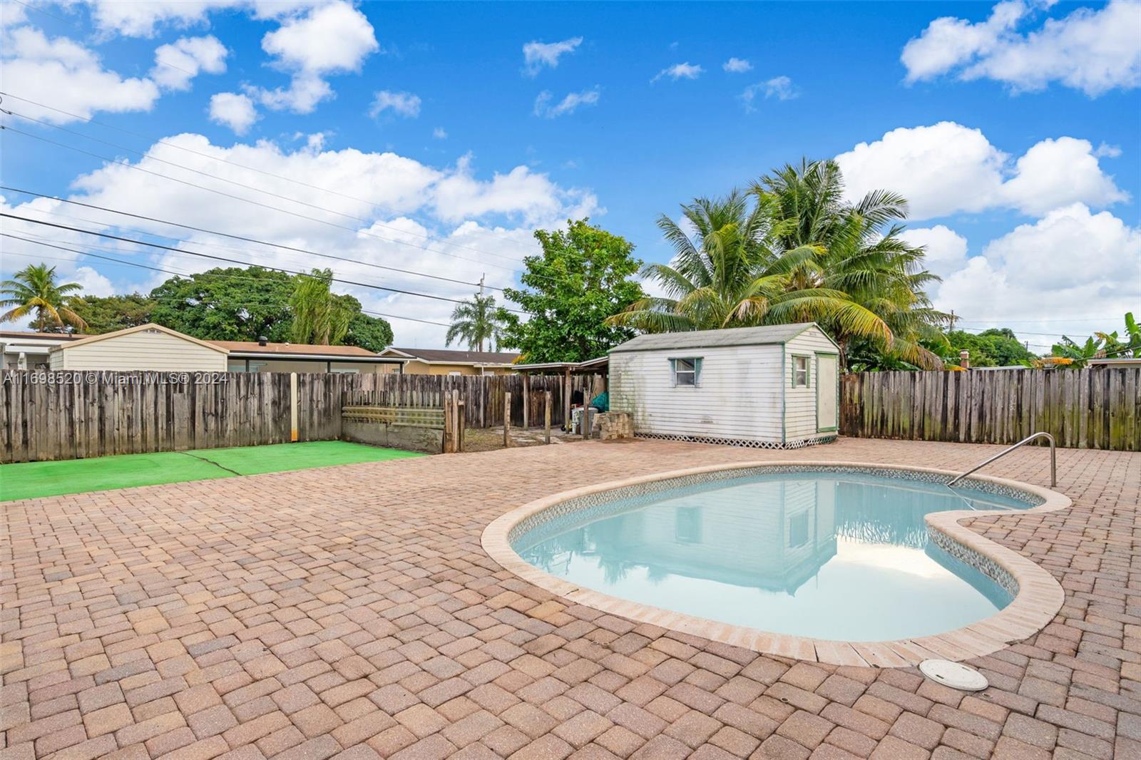 2637 Utopia Dr