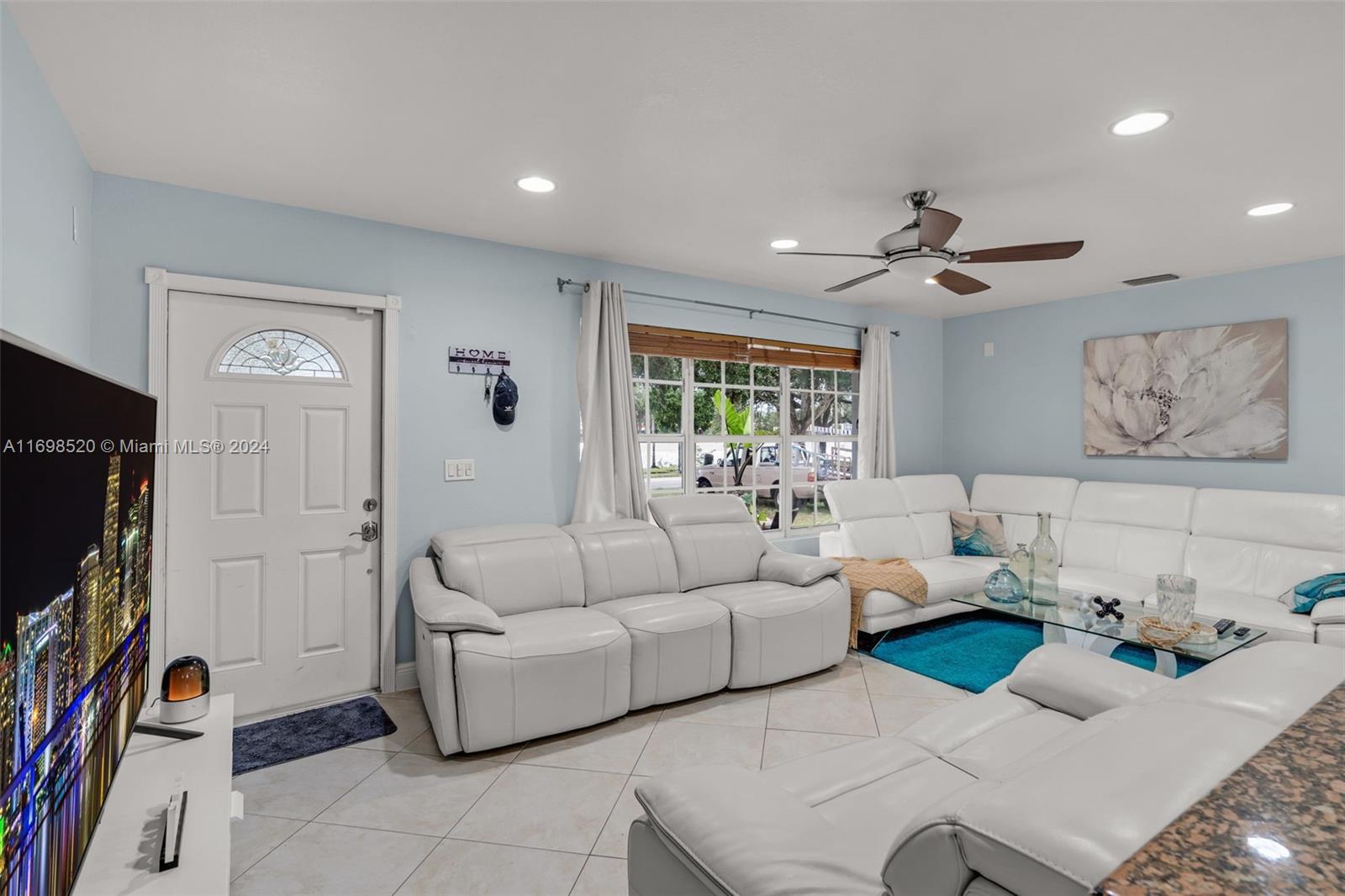 2637 Utopia Dr