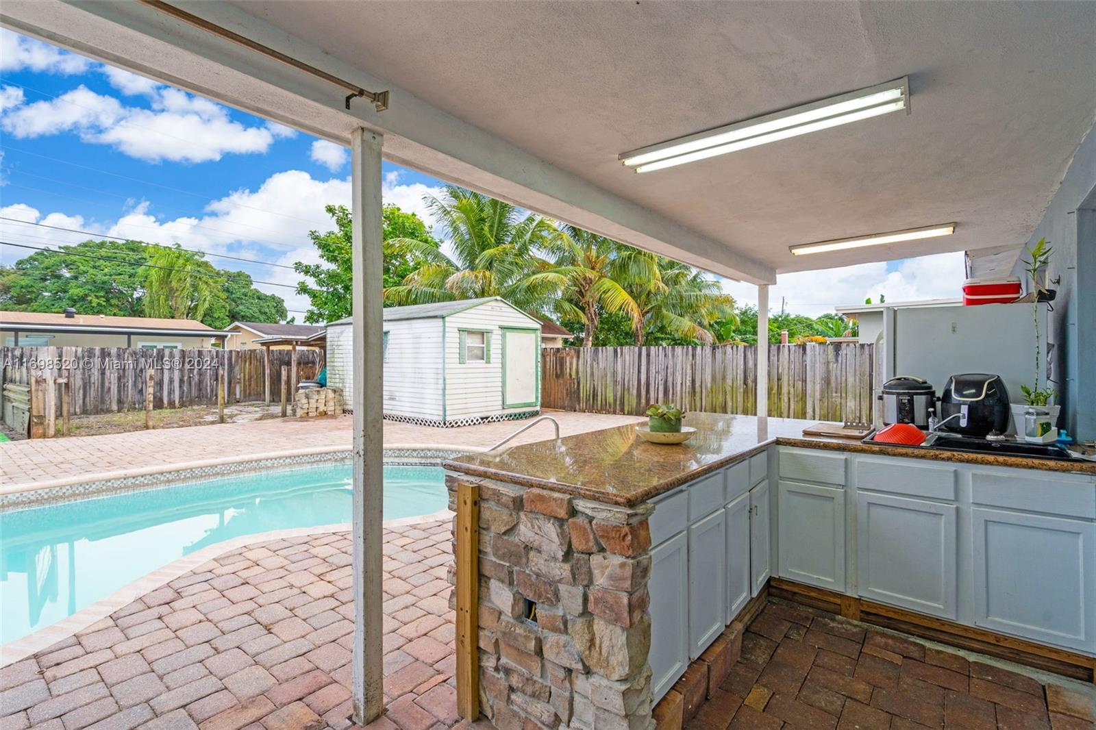2637 Utopia Dr