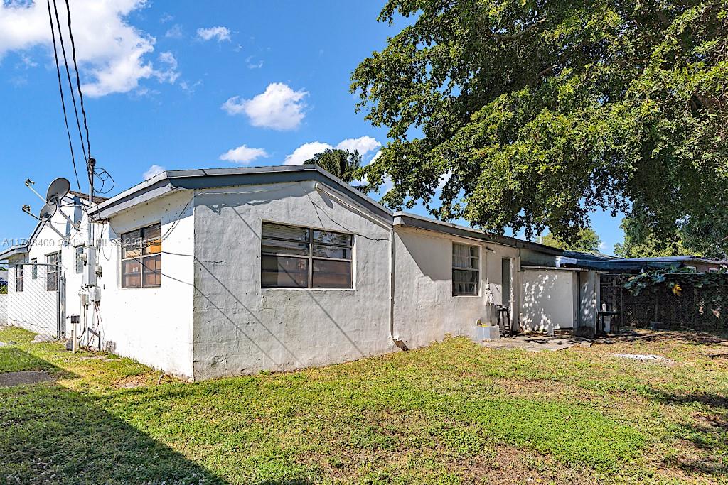 3111 SW 67th Way