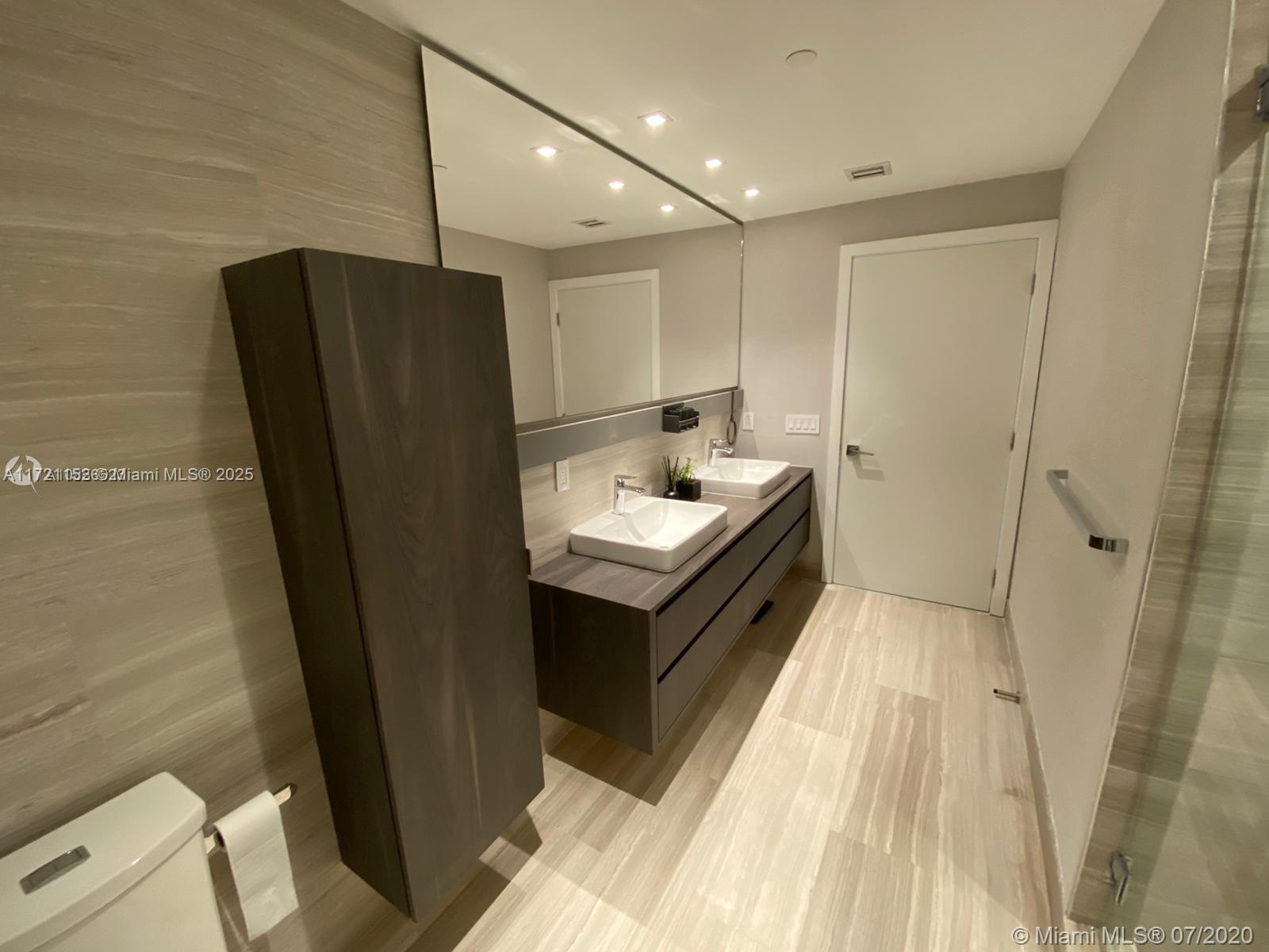 888 Biscayne Blvd # 2308