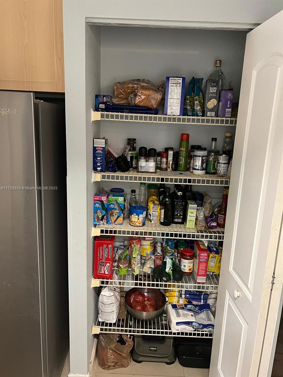 900 NE 195th St # 208