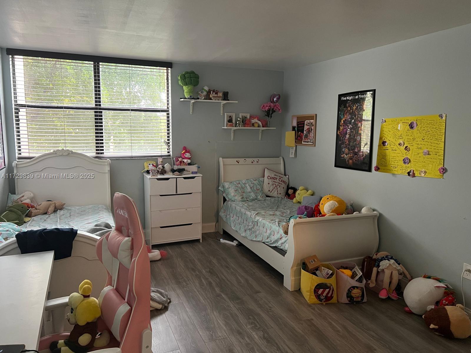 900 NE 195th St # 208