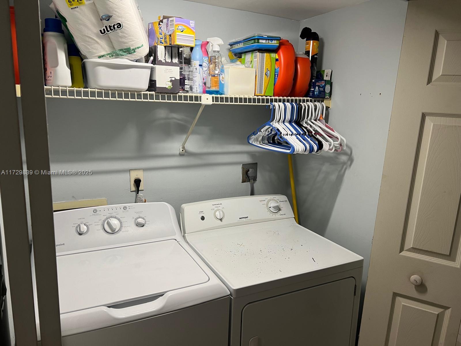 900 NE 195th St # 208